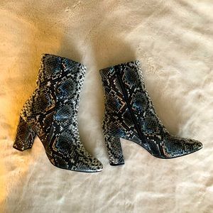 Chinese Laundry Koraline Boots
